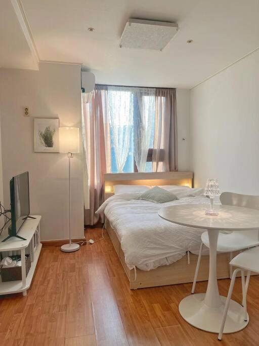 Hue House - 3mins To Yeoksam Station Seoul